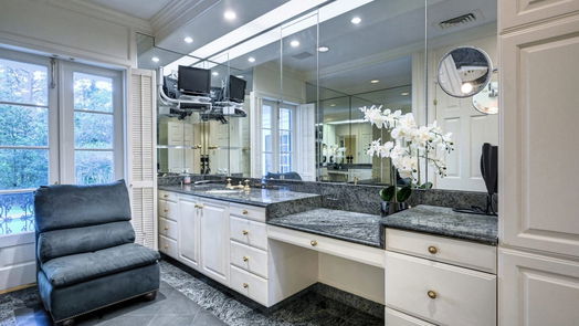 Houston 3-story, 6-bed 333 W Friar Tuck Lane-idx