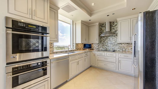 Houston null-story, 2-bed 121 N Post Oak Lane 2404-idx