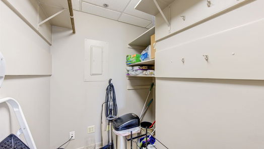 Houston null-story, 2-bed 121 N Post Oak Lane 2404-idx