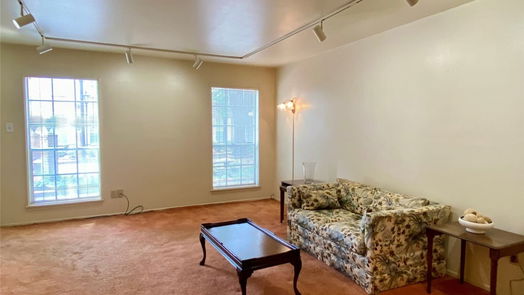 Houston 1-story, 2-bed 359 N Post Oak Lane 122-idx