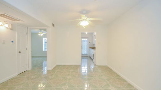 Houston 1-story, 2-bed 8221 Kingsbrook Road 110-idx