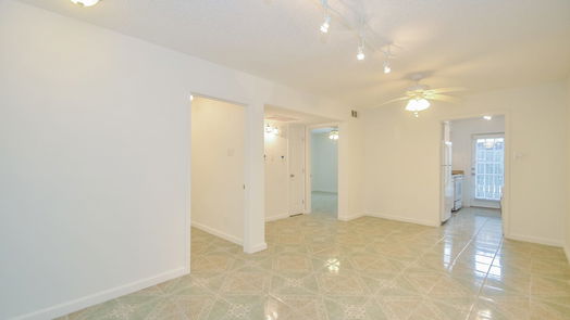 Houston 1-story, 2-bed 8221 Kingsbrook Road 110-idx