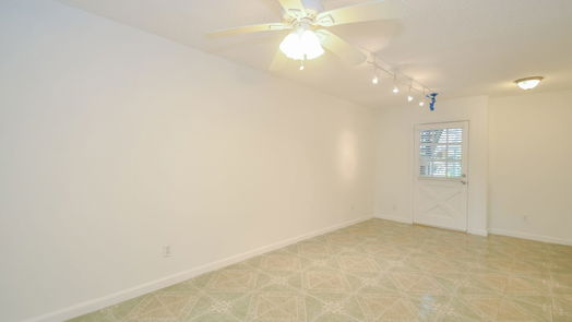 Houston 1-story, 2-bed 8221 Kingsbrook Road 110-idx