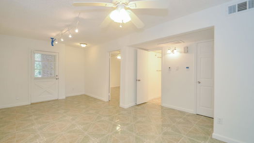 Houston 1-story, 2-bed 8221 Kingsbrook Road 110-idx