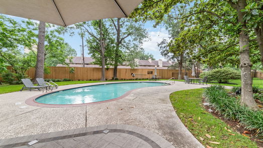 Houston 2-story, 2-bed 8936 Chatsworth Drive-idx