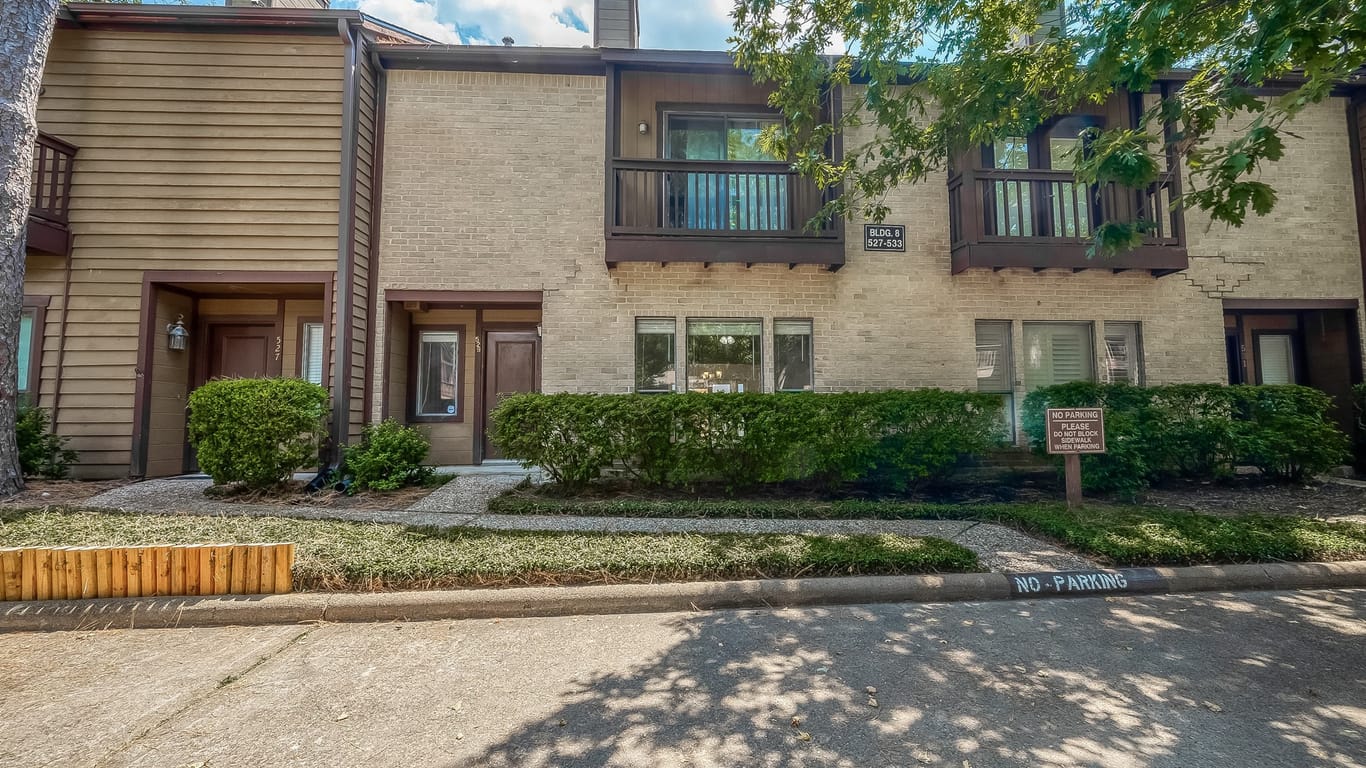 Houston 2-story, 2-bed 11711 Memorial Drive 529-idx