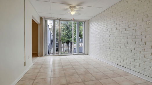 Houston 1-story, 2-bed 353 N Post Oak Lane 820-idx