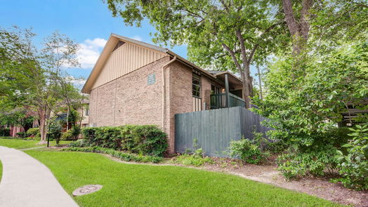 Houston 1-story, 2-bed 8229 Kingsbrook Road 229-idx