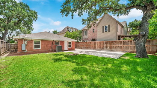 Houston 1-story, 3-bed 2610 W Holcombe Boulevard-idx