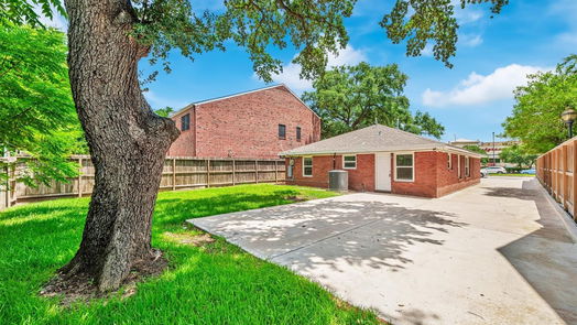 Houston 1-story, 3-bed 2610 W Holcombe Boulevard-idx