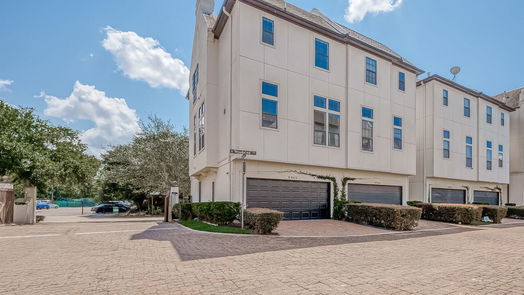 Houston 3-story, 4-bed 9940 Woodwind Lane S-idx