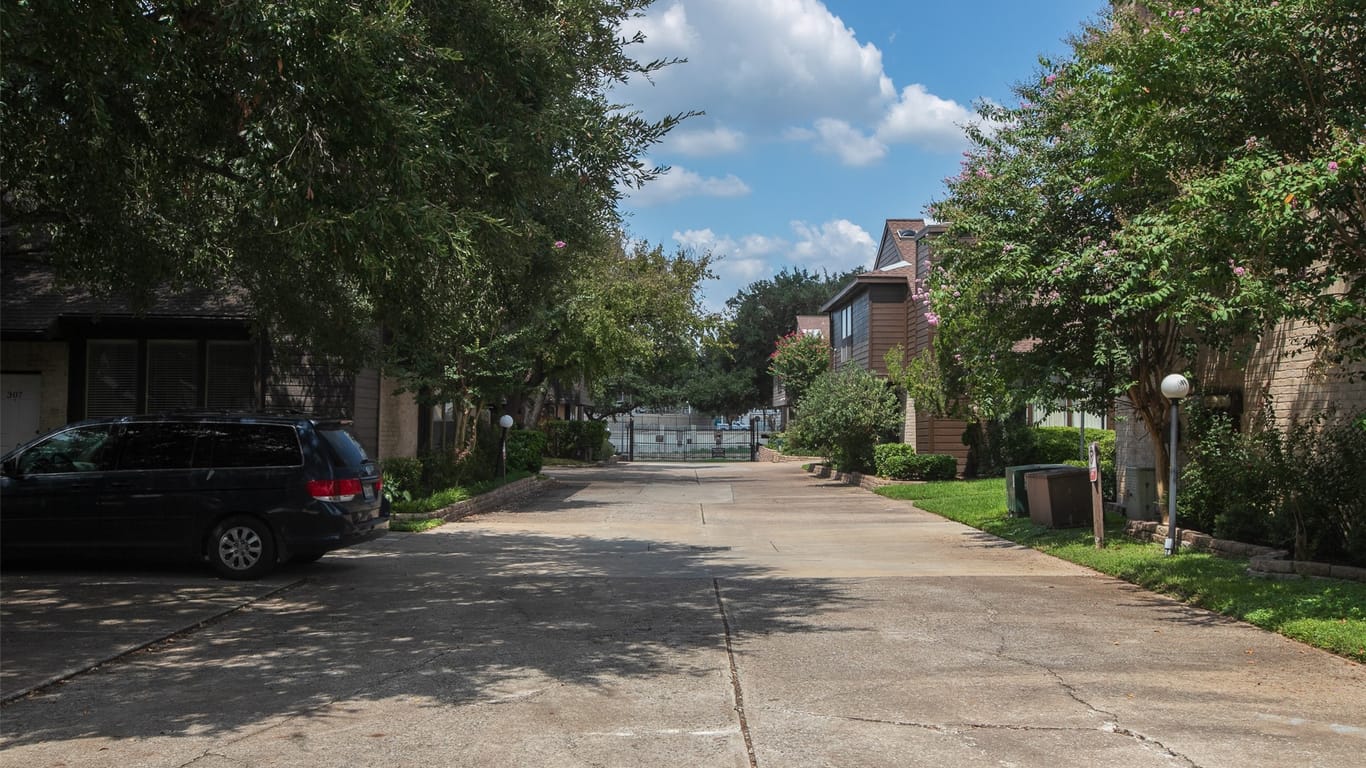 Houston 2-story, 2-bed 2601 S Braeswood Boulevard 606-idx