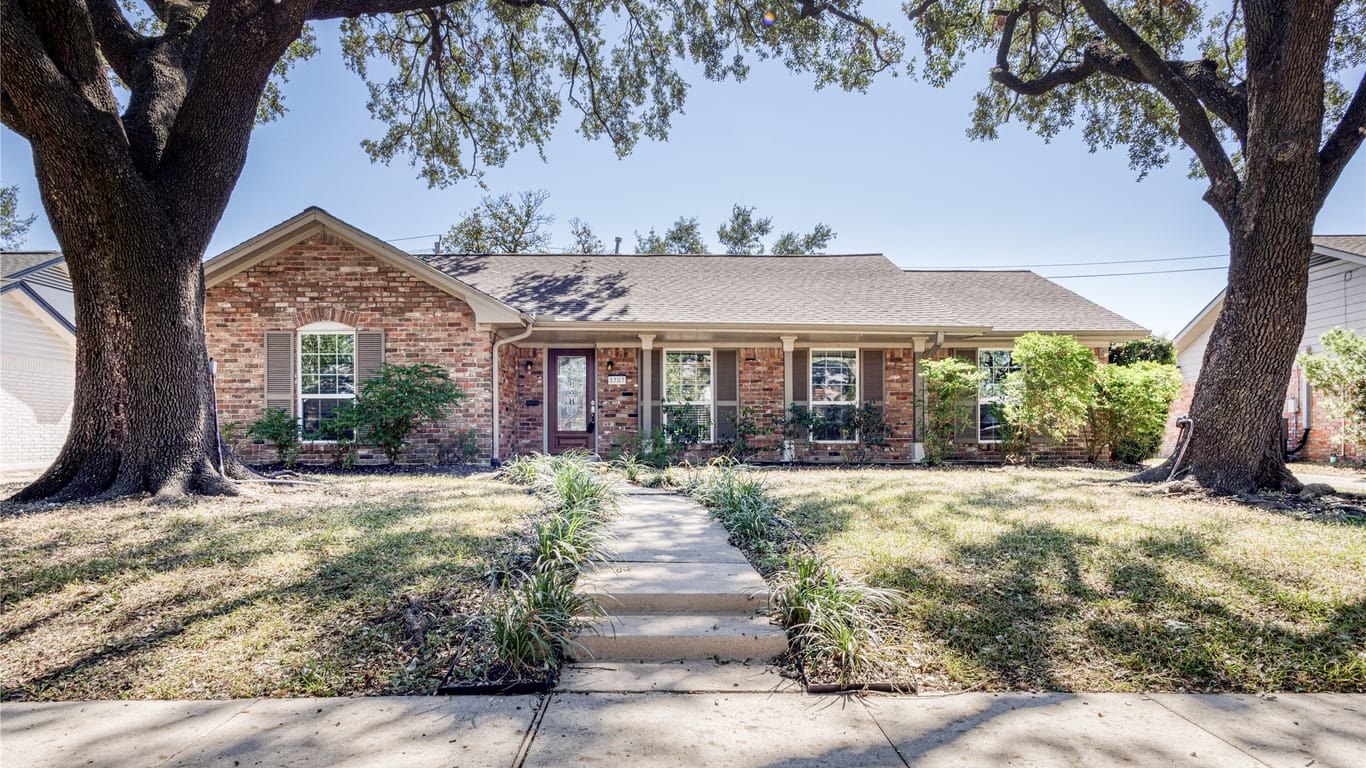 Houston 1-story, 3-bed 3707 Woodvalley Drive-idx