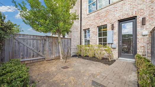 Houston 3-story, 2-bed 4136 Willowbend Boulevard-idx