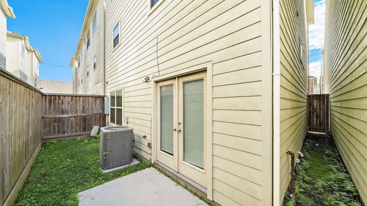 Houston 3-story, 3-bed 3620 Main Plaza Drive-idx