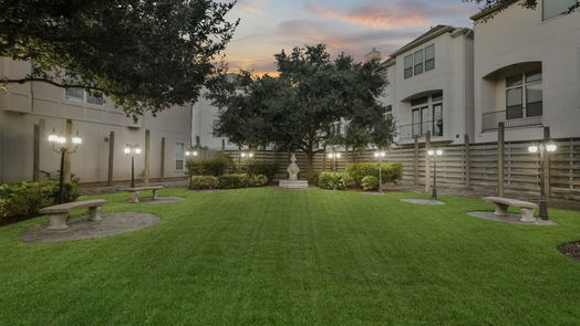 Houston 3-story, 4-bed 9622 Pemberton Trace-idx