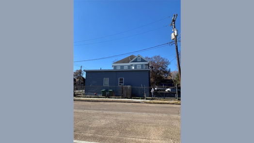 Houston 2-story, 18-bed 2103 Hardy Street-idx