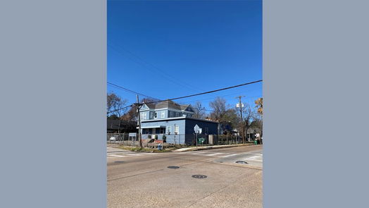 Houston 2-story, 18-bed 2103 Hardy Street-idx