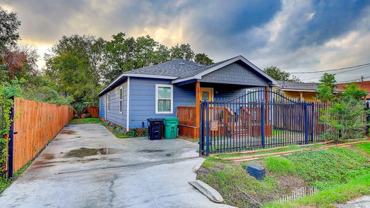 Houston 1-story, 3-bed 3917 Falls Street-idx