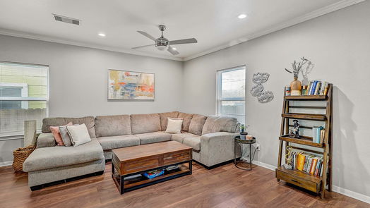 Houston 1-story, 3-bed 3917 Falls Street-idx