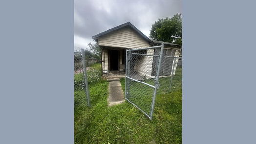 Houston 1-story, 2-bed 2124 Staples Street-idx