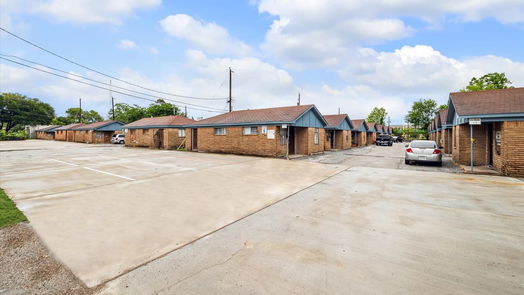 Houston 1-story, 2-bed 5714 Pickfair Street-idx