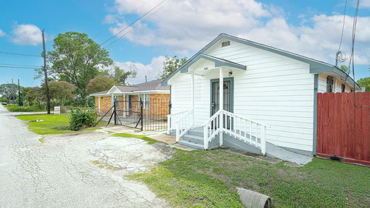 Houston 1-story, 4-bed 4515 Salina Street-idx