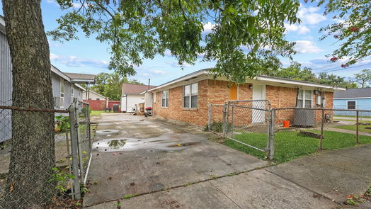 Houston 1-story, 4-bed 4515 Salina Street-idx