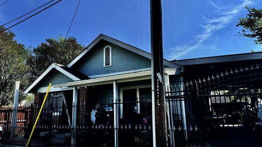 Houston 1-story, 2-bed 2222 Hogg Street-idx