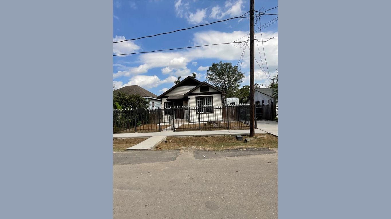 Houston 1-story, 3-bed 2206 Stevens Street-idx