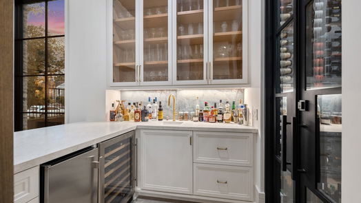 Houston 3-story, 4-bed 3623 Overbrook Lane-idx