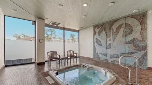 Houston null-story, 2-bed 49 Briar Hollow Lane 1901-idx