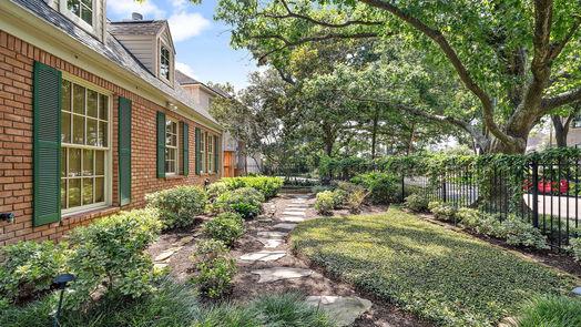 Houston 2-story, 3-bed 10 Hackberry Lane-idx