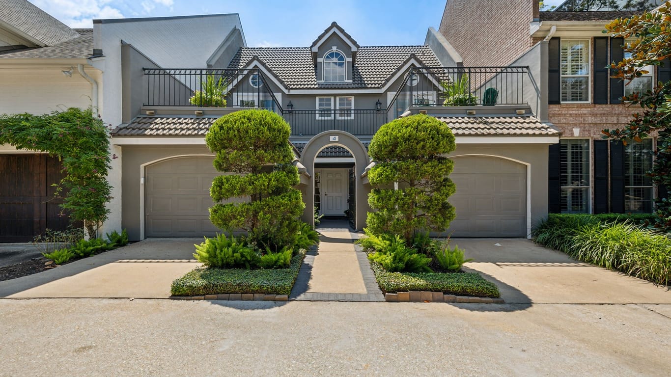 Houston 2-story, 3-bed 10 S Briar Hollow Lane 4-idx