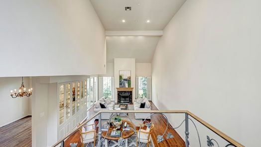 Houston 2-story, 3-bed 10 S Briar Hollow Lane 49-idx