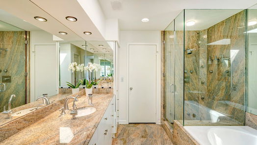 Houston 2-story, 3-bed 10 S Briar Hollow Lane 49-idx