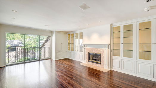 Houston 2-story, 3-bed 10 S Briar Hollow Lane 49-idx