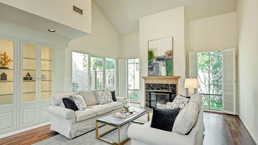 Houston 2-story, 3-bed 10 S Briar Hollow Lane 49-idx