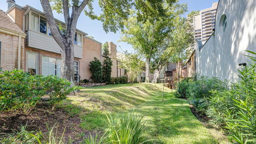 Houston 2-story, 3-bed 10 S Briar Hollow Lane 49-idx