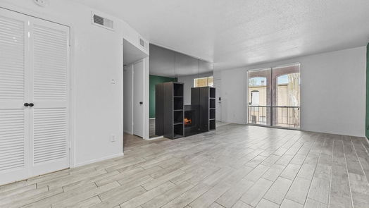 Houston 1-story, 1-bed 4643 Wild Indigo 414-idx