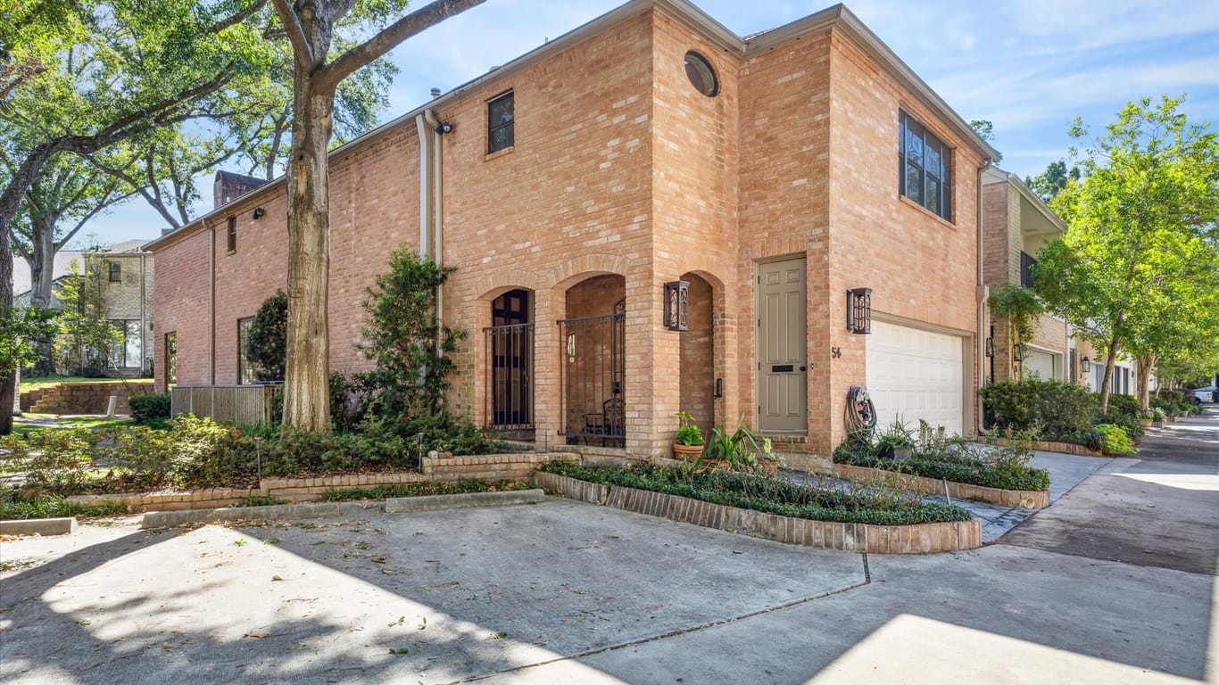 Houston 2-story, 2-bed 10 S Briar Hollow Lane 54-idx