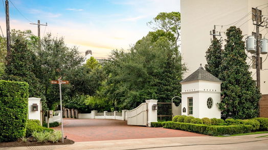 Houston 3-story, 3-bed 84 Audubon Hollow Lane-idx
