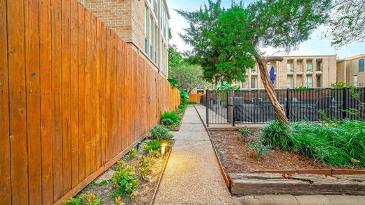 Houston null-story, 1-bed 4627 Wild Indigo Street 592-idx