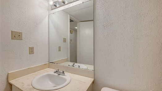 Houston null-story, 1-bed 4627 Wild Indigo Street 592-idx
