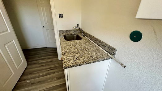 Houston 1-story, 3-bed 8034 Linda Vista Road-idx