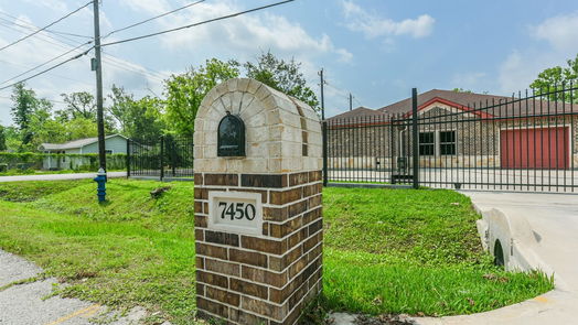 Houston 1-story, 4-bed 7450 Springdale Street-idx