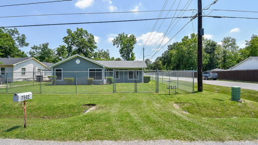 Houston 1-story, 3-bed 7502 Fawnridge Drive-idx