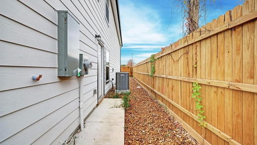 Houston 2-story, 6-bed 8224 Crestview Drive A and B-idx