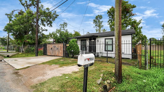 Houston 1-story, 2-bed 7966 Betty Boop Street-idx