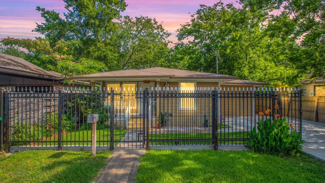 Houston 1-story, 3-bed 419 De Haven Street-idx